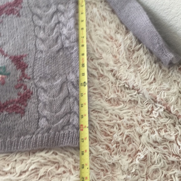 🦄VTG lavender mohair cottage core sweater - Picture 9 of 9